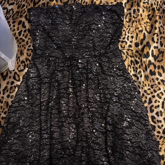 Dress - Picture 1 of 3